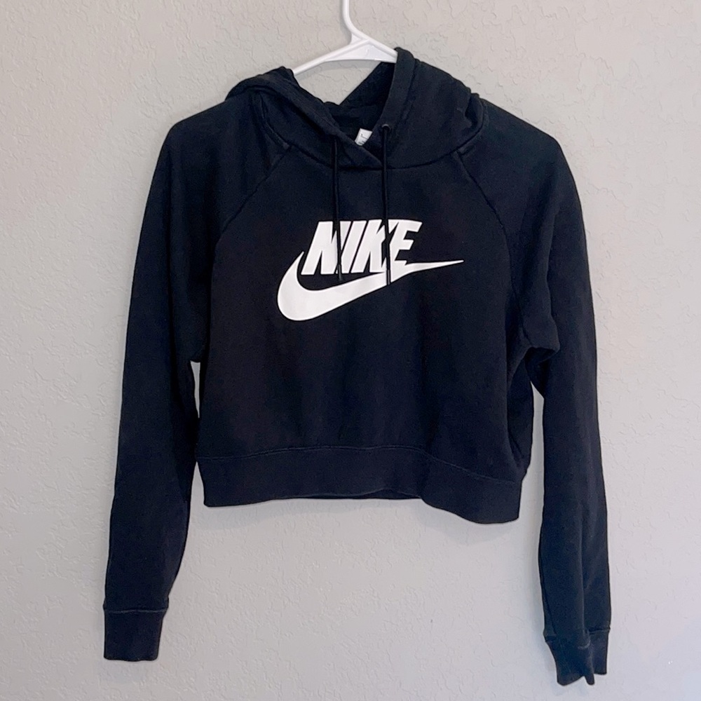 Cropped Nike Hoodie